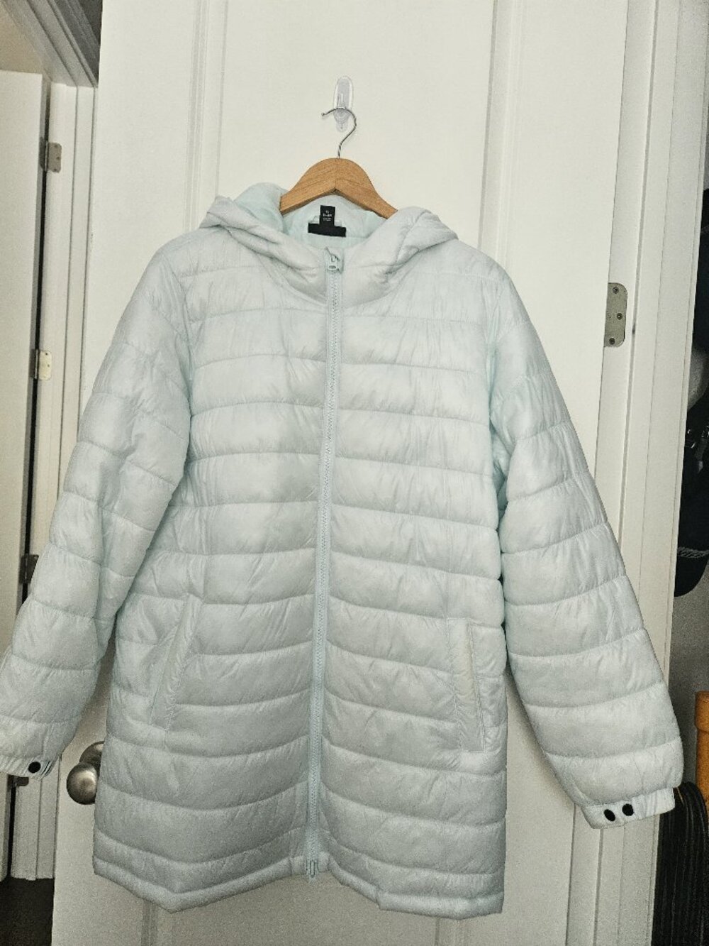 Swiss Tech soft aqua puffer coat w/ hood, XL
